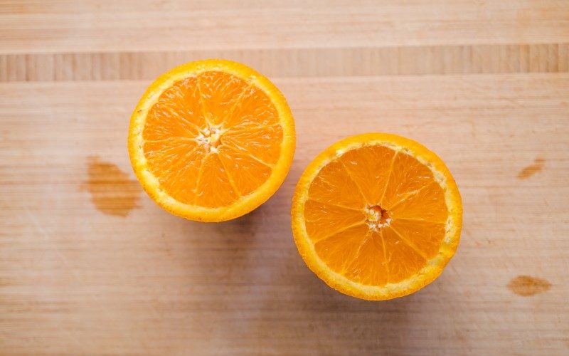 Vitamin C se nahaja v pomaranči